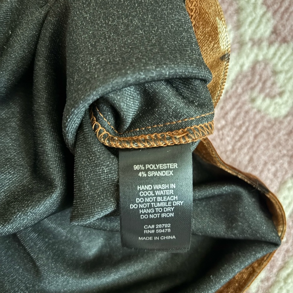 House of Harlow 1960 Velvet like Floral Dress in Goldish Brown - Picture 10 of 10